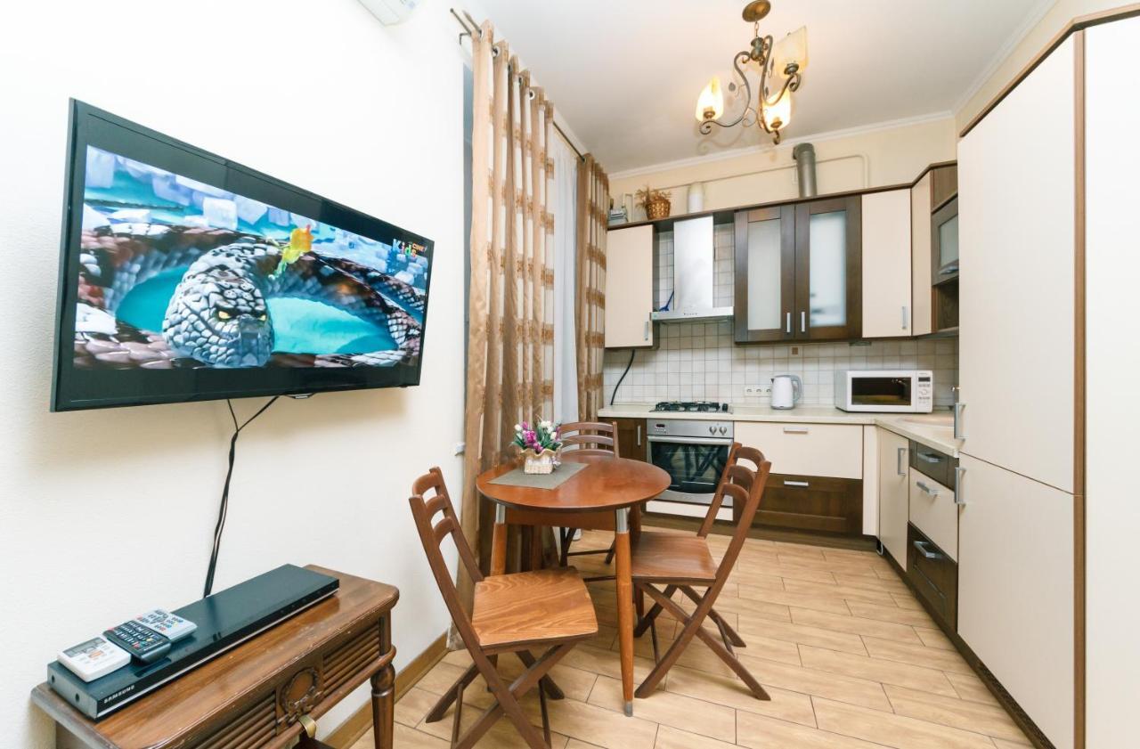 Квартира В Тихом Месте Шумного Мегаполиса Appartement Kiev Buitenkant foto